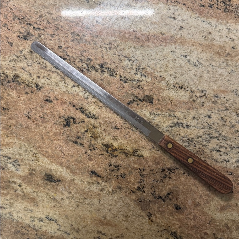 Robinson Serrated Bread Knife Stainless Salmon Carving 9" Blade Smooth Wood Vtg